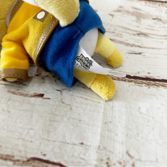 ANIMAL CROSSING Isabelle Plush 9” - Picture 5 of 6